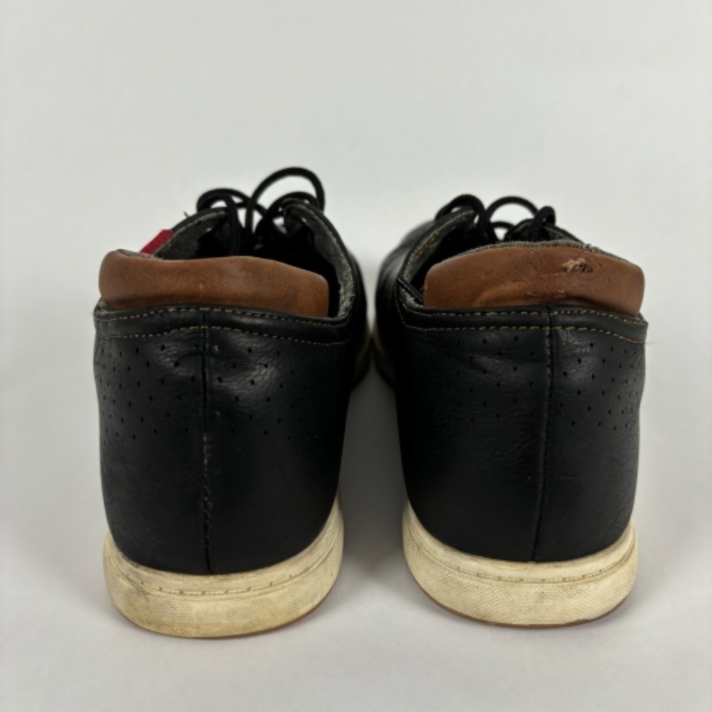 Vintage Levi's Sneakers Black Classic shoes - Picture 4 of 9